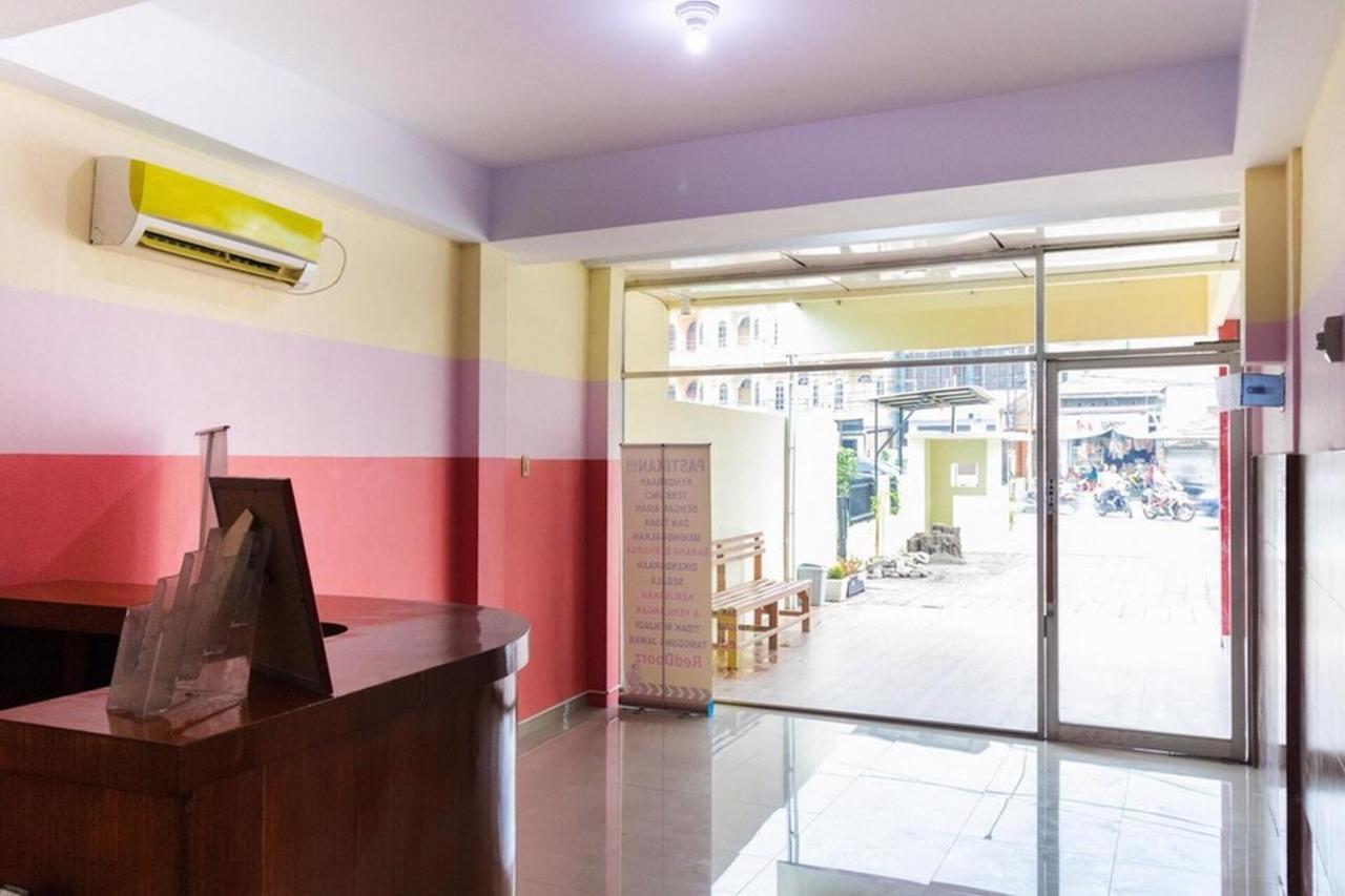 Reddoorz Plus @ Jalan Gatot Subroto Medan Sunggal Экстерьер фото