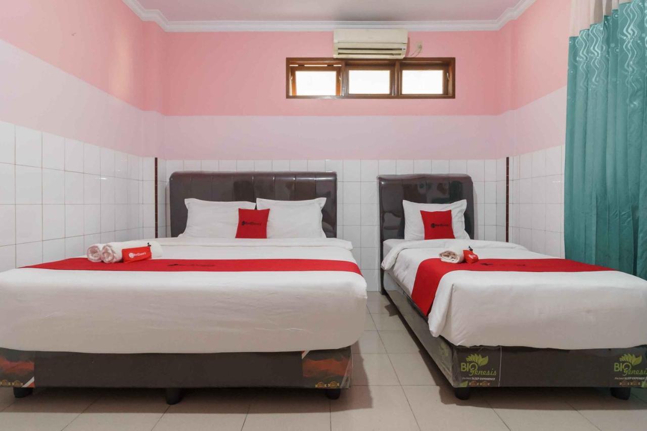 Reddoorz Plus @ Jalan Gatot Subroto Medan Sunggal Экстерьер фото