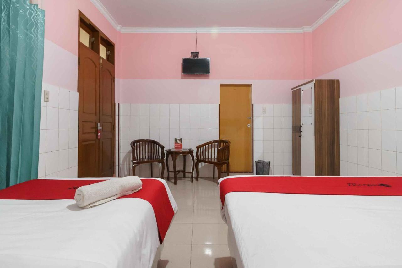 Reddoorz Plus @ Jalan Gatot Subroto Medan Sunggal Экстерьер фото